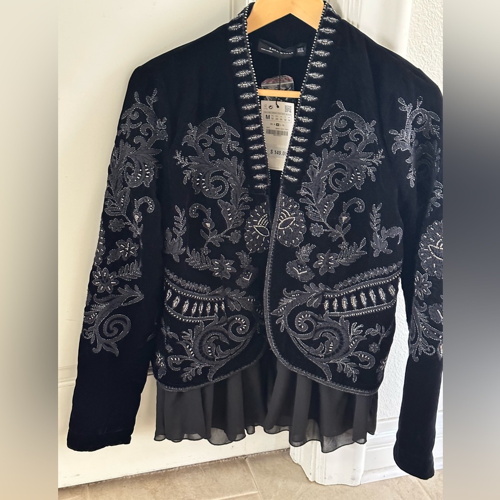 Rare Zara Influencer fav Trafaluc embroidered embellished velvet jacket NWT